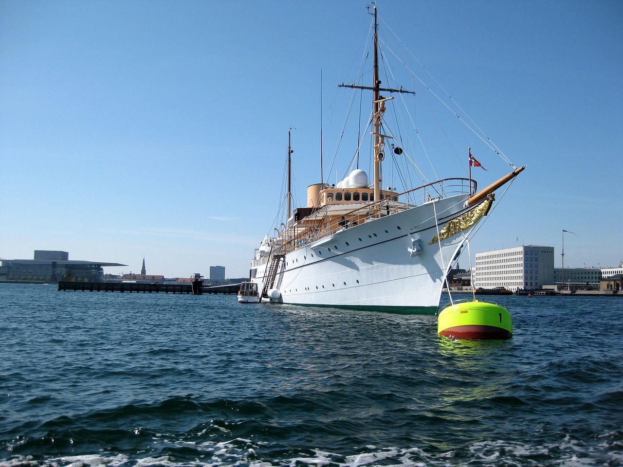 cruise-yacht-services-belgium